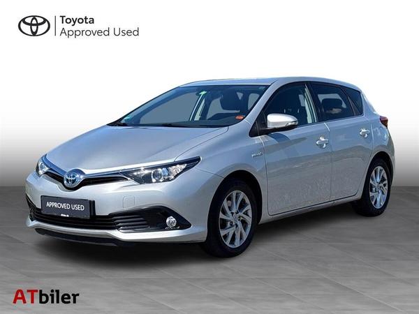 Second hand Toyota Auris 1.8 Hybrid